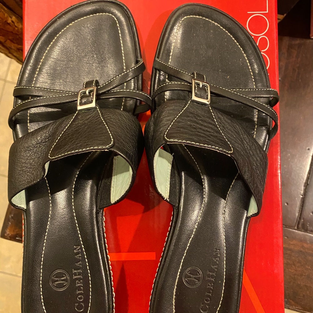 Gorgeous Cole Haan (Nike inserts) black 7.5! SOLD